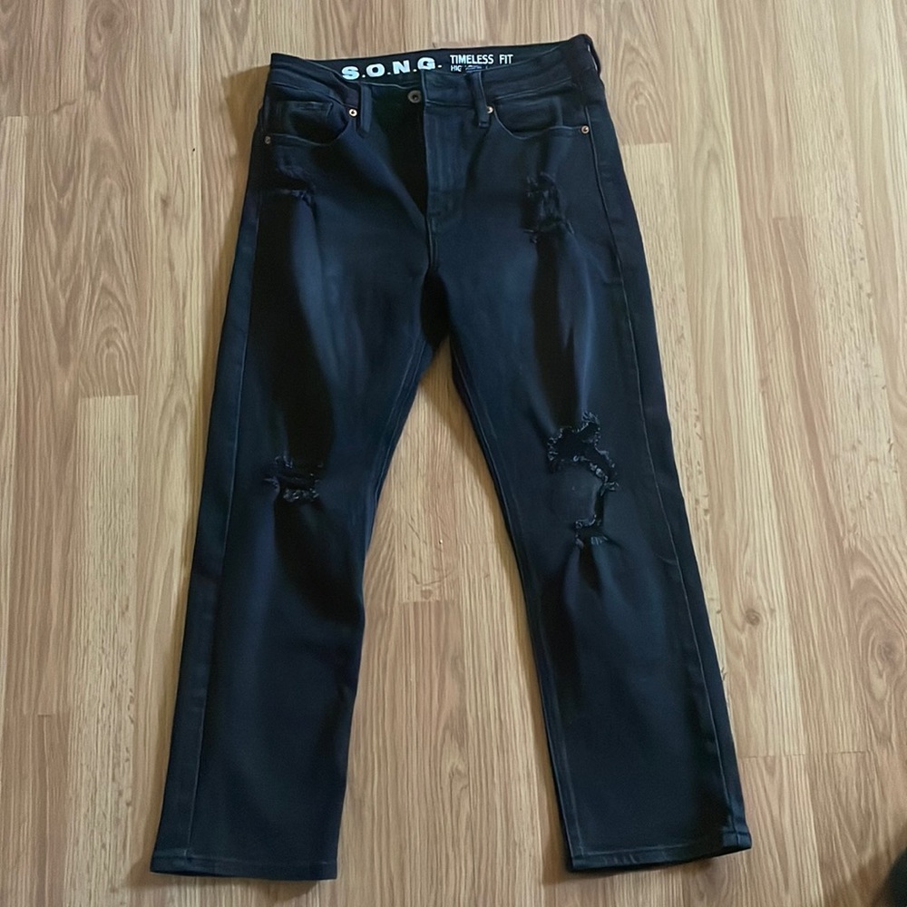 S.O.N.G. - Women’s Black Ripped Jeans